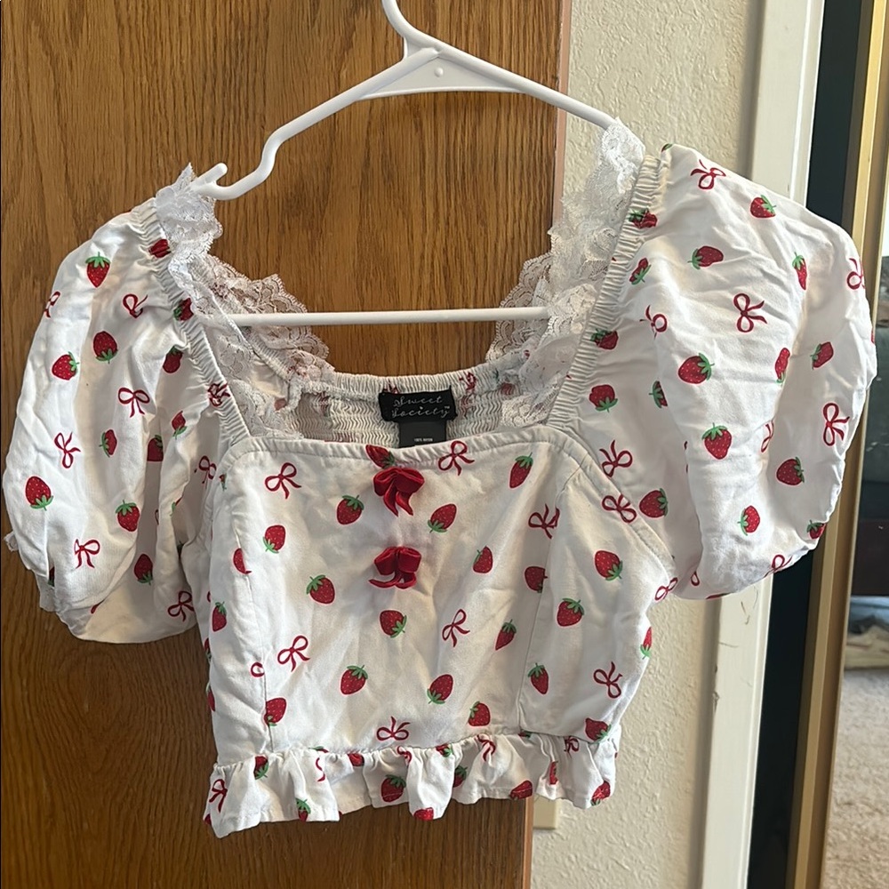 Sweet Society Stawberry top